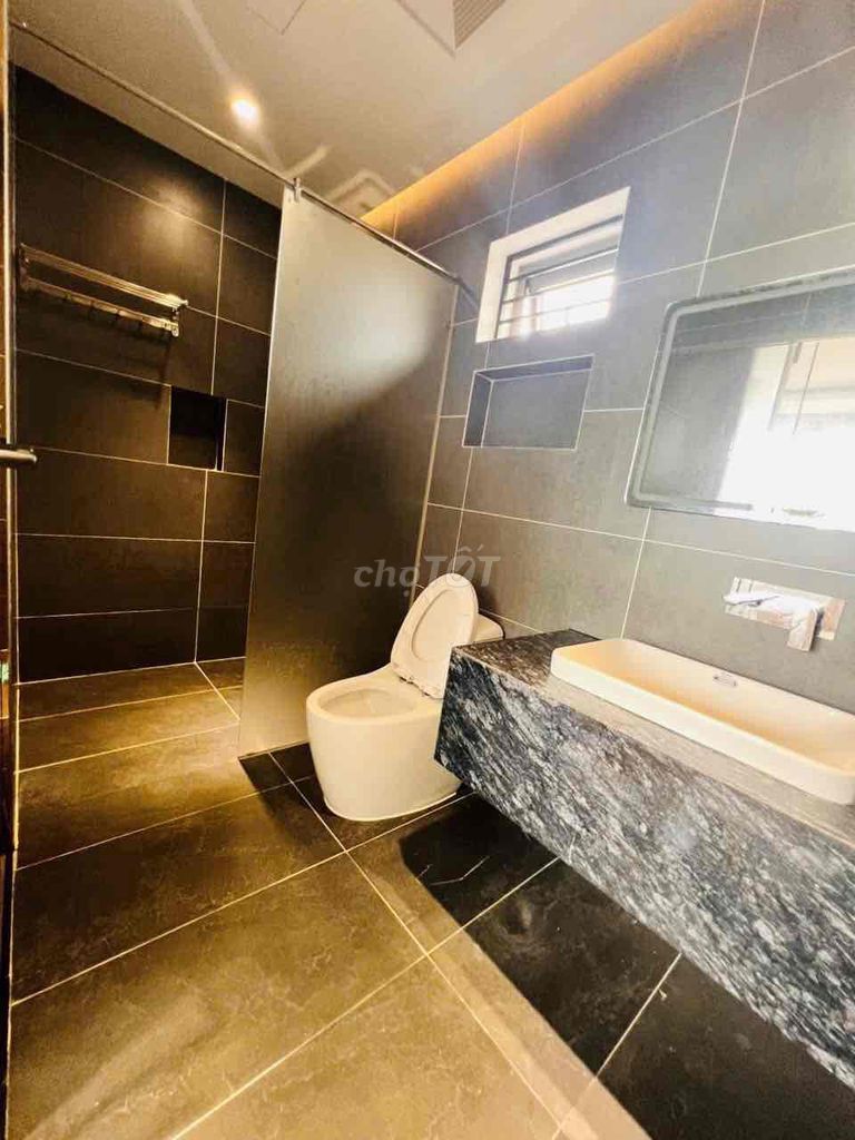 Дом, 6 спален · 180 м² 8