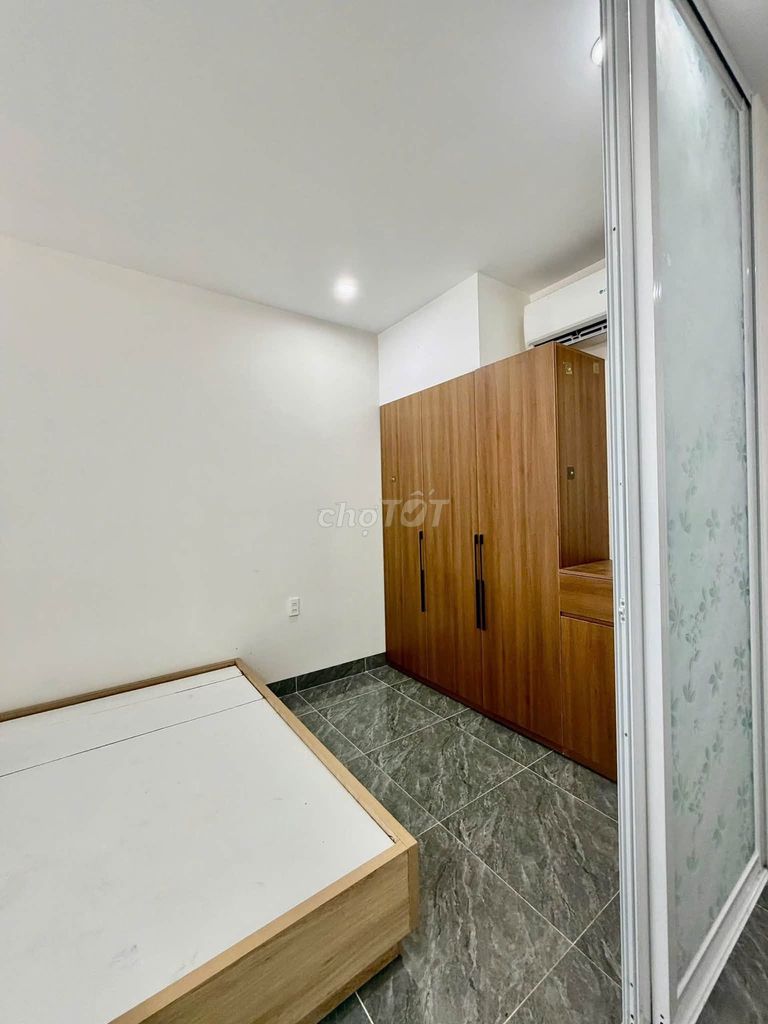 Квартира, 2 спальни · 68 м² 4