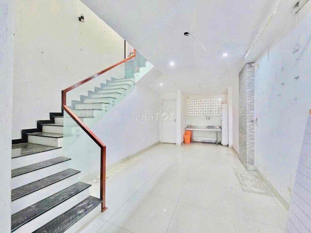 Дом, 3 спальни · 125 м² 6