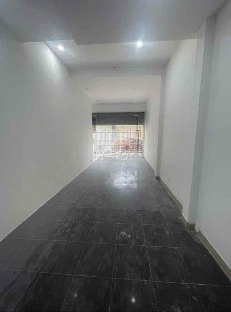 Дом, 4 спальни · 60 м²