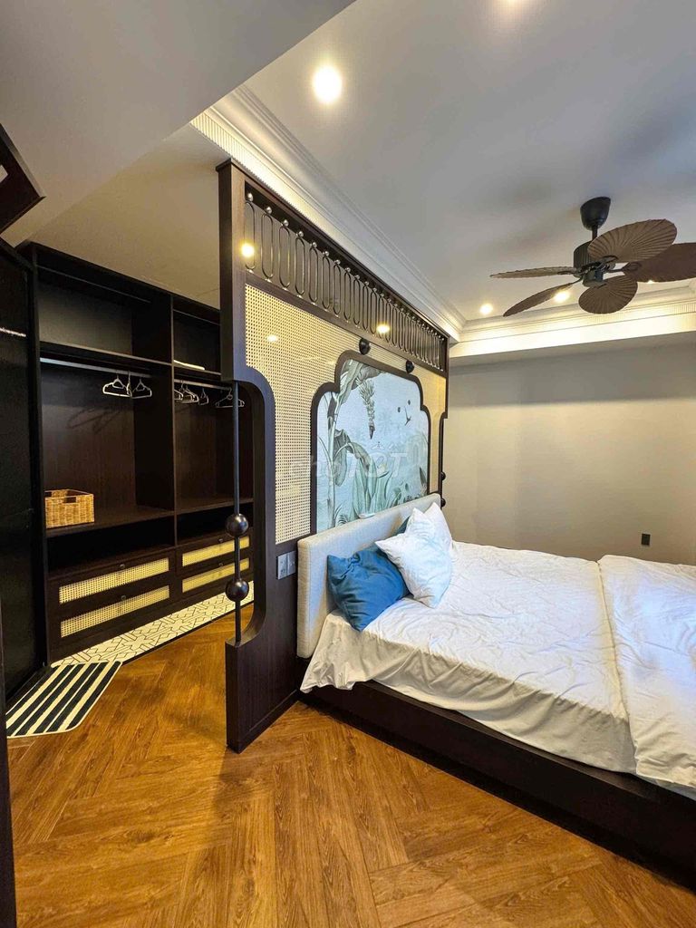 Дом, 5 спален · 300 м² 6