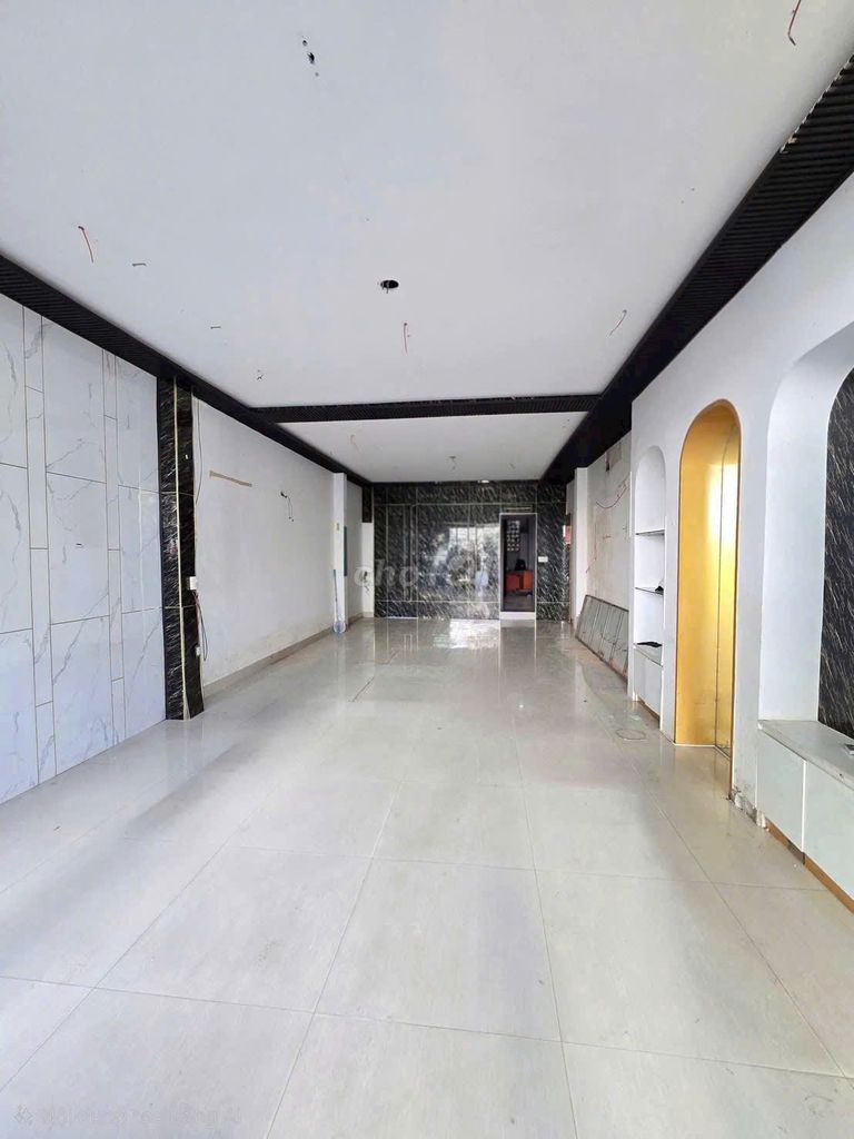 Дом, 4 спальни · 120 м²