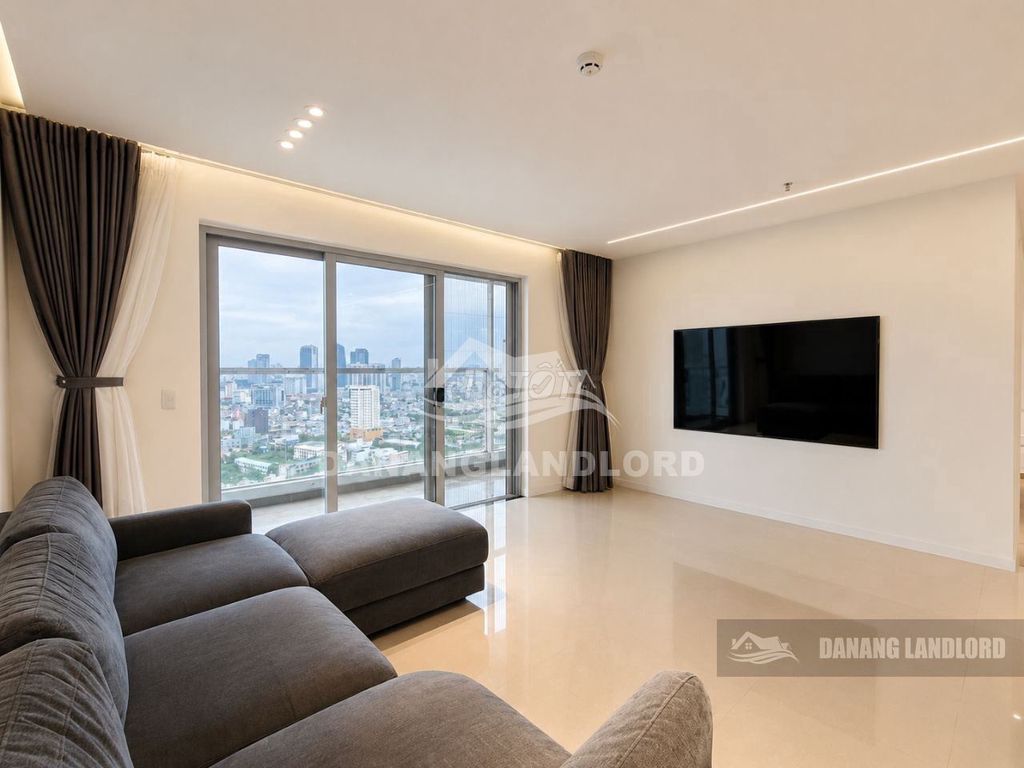 Квартира, 3 спальни · 135 м² 3