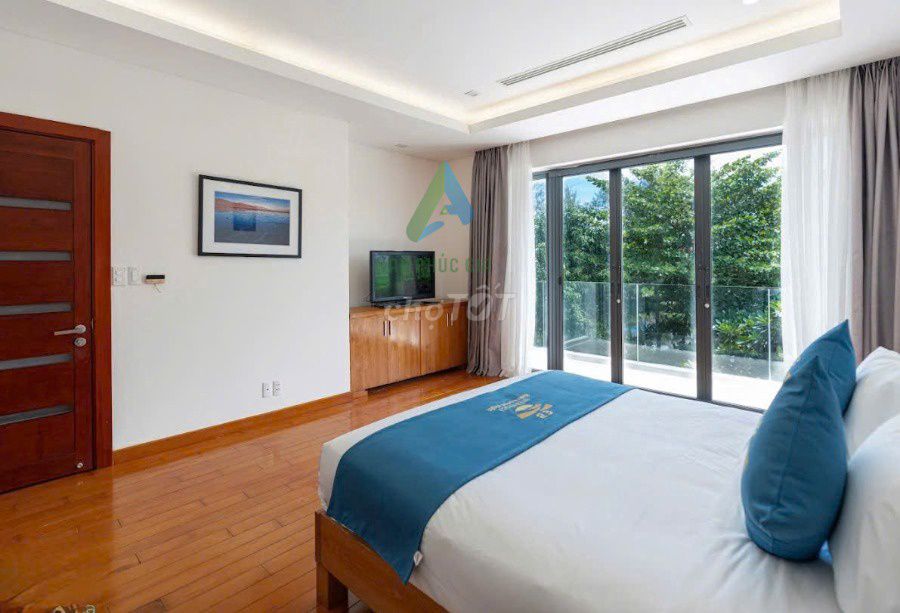 Дом, 3 спальни · 600 м² 2