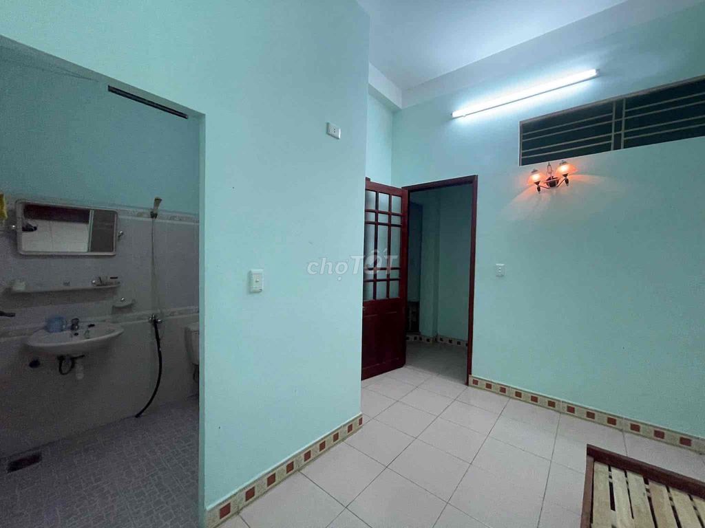 Дом, 4 спальни · 100 м² 3