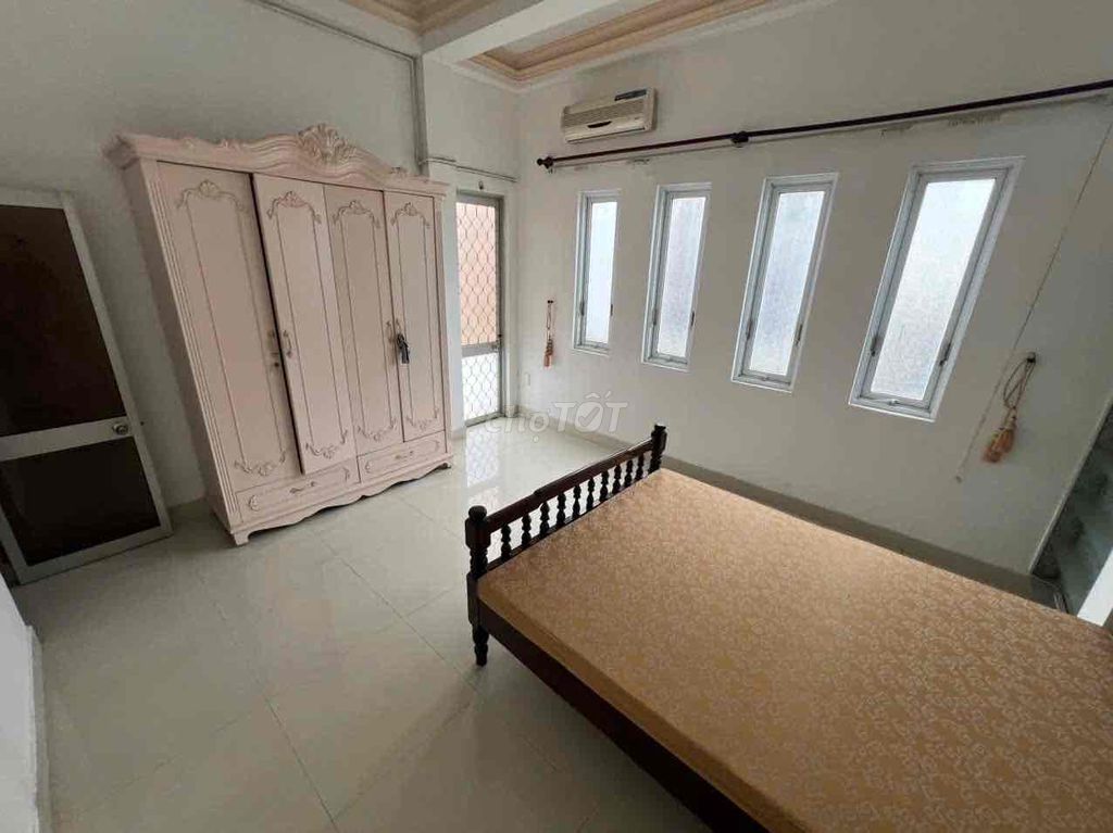Дом, 4 спальни · 60 м² 2