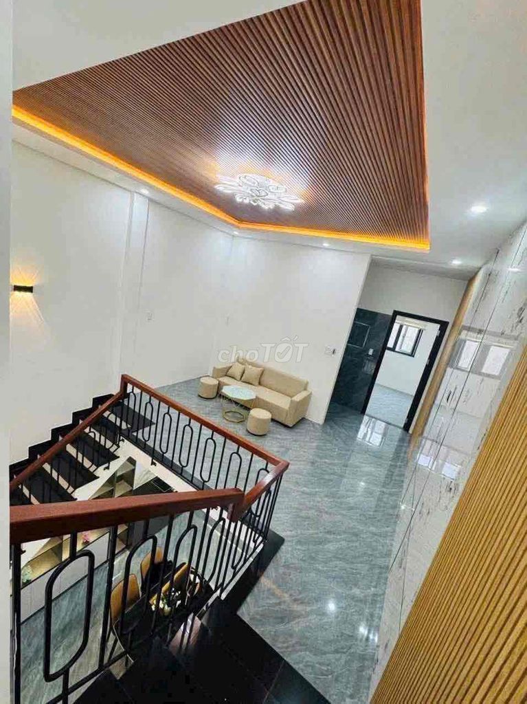 Дом, 4 спальни · 130 м² 2