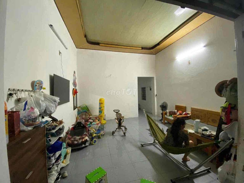 Дом, 2 спальни · 120 м²