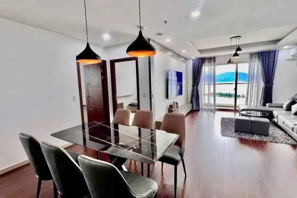 Квартира, 3 спальни · 129 м² 3