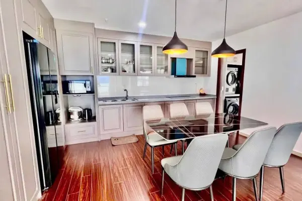 Квартира, 3 спальни · 129 м² 4