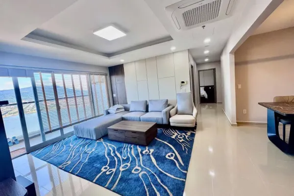 Квартира, 3 спальни · 168 м² 4