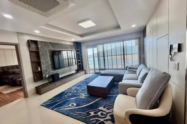 Квартира, 3 спальни · 168 м² 5